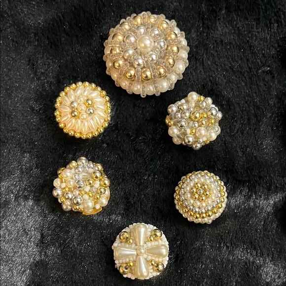 Pearl & Rhinestone Buttoncovers - Picture 2 of 4